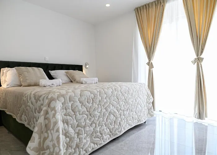Luxury And Gold 4* Split